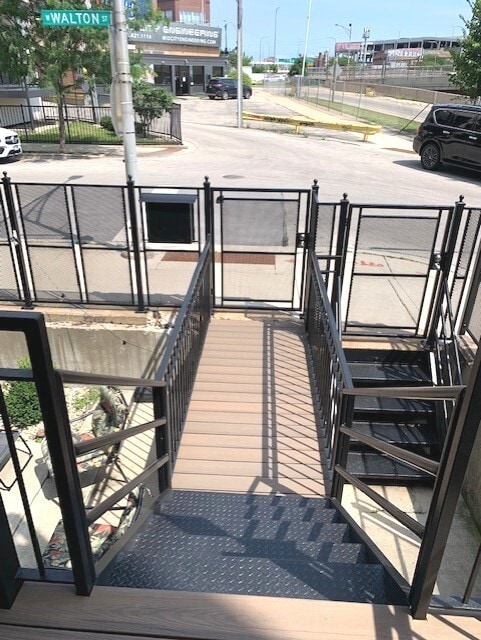 Building Photo - 1327 W Walton St