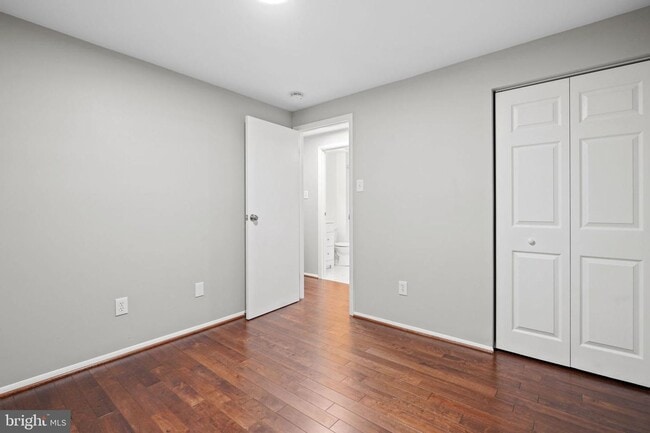 Building Photo - Welcome to Jackson Oak! This stunning 3-level townhome is now available for rent and offers the p...