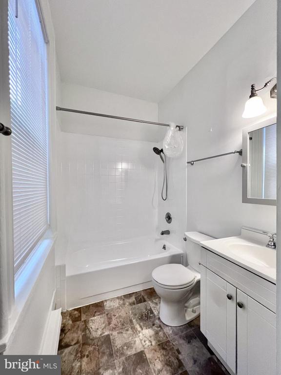 Building Photo - 849 N 5th St