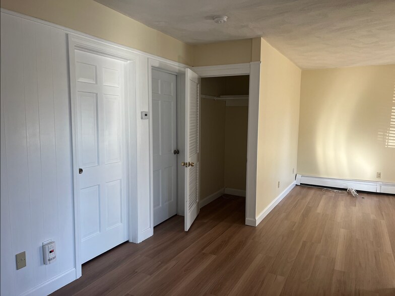 Building Photo - 46 Phenix Ave