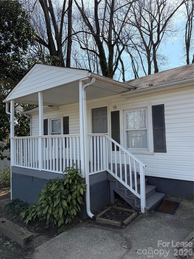 Building Photo - 603 E 8th Ave