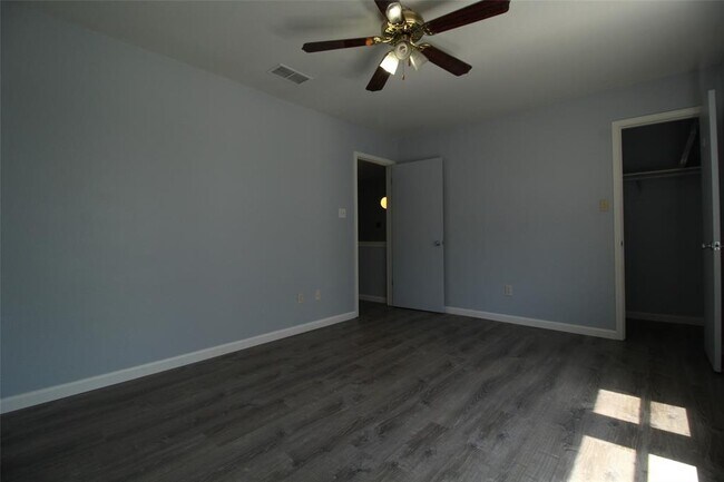 Building Photo - 12302 Uttimer Ln