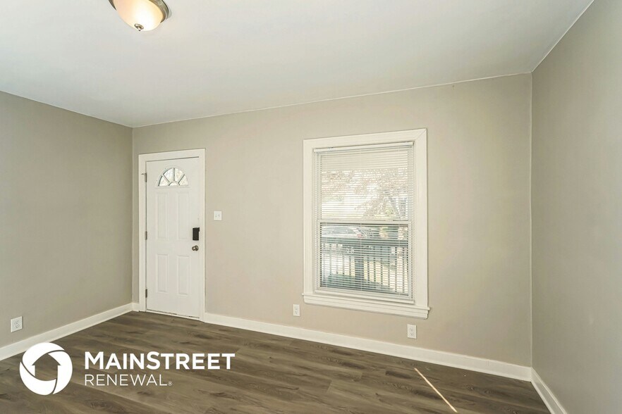 Building Photo - 1028 Walter Ave