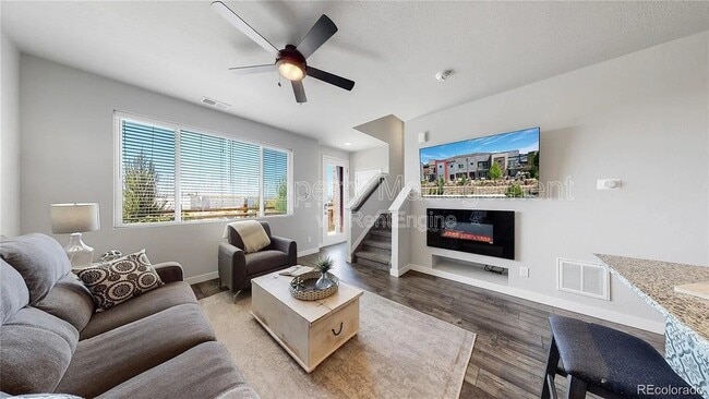 Building Photo - 6605 Warren Dr