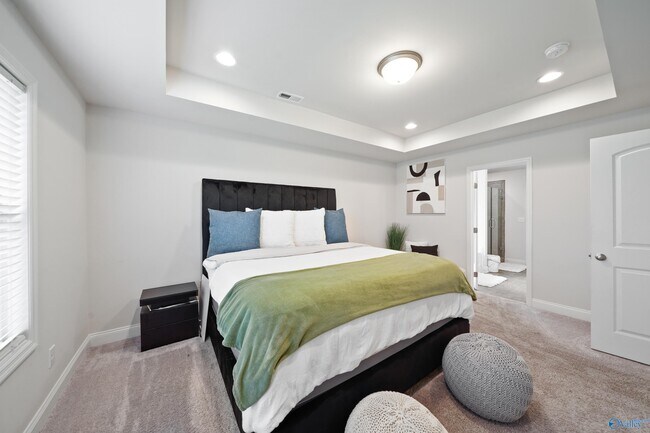 Building Photo - 6077 Thorntons Way Cir NW