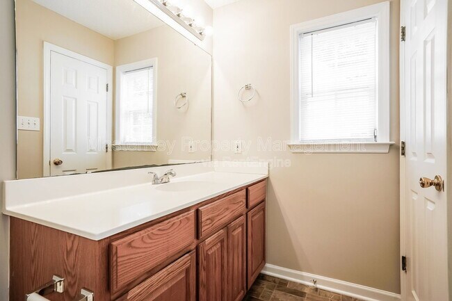 Building Photo - 317 Cross Hill Ln