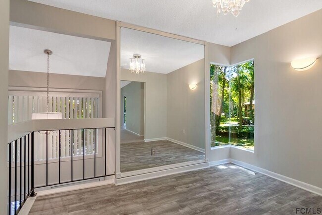 Building Photo - Stunning townhome on Palm Harbor Golf Course!