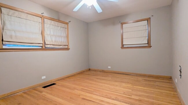 Building Photo - 736 N Wilshire Ln