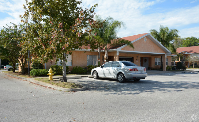 Primary Photo - Congress Place Apartments