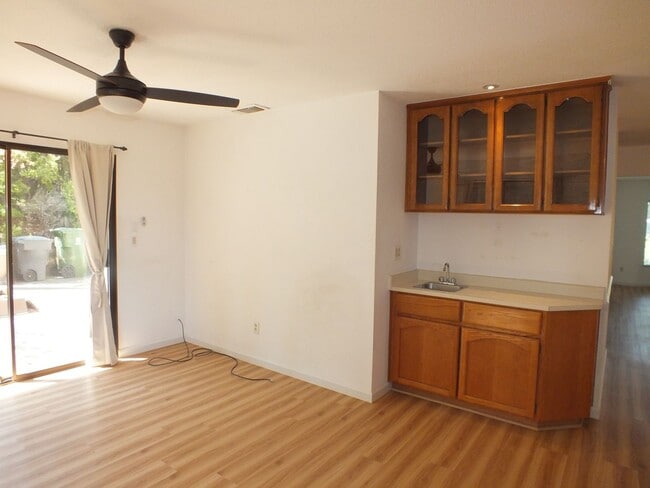 Building Photo - Folsom Willow Creek 3/2.5 $2995