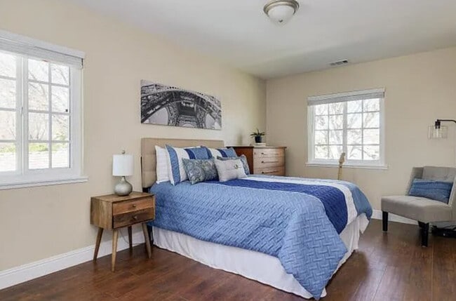 Building Photo - 1004 Airport Blvd