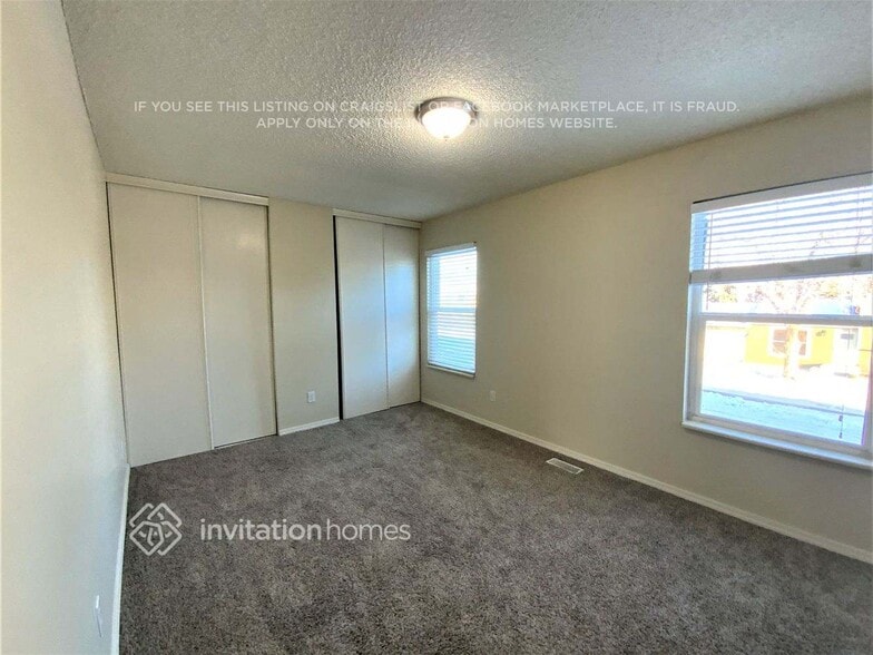 Building Photo - 2690 Ridge Dr