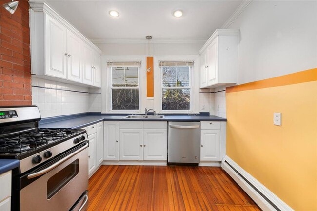 Building Photo - 73 Bayside Ave