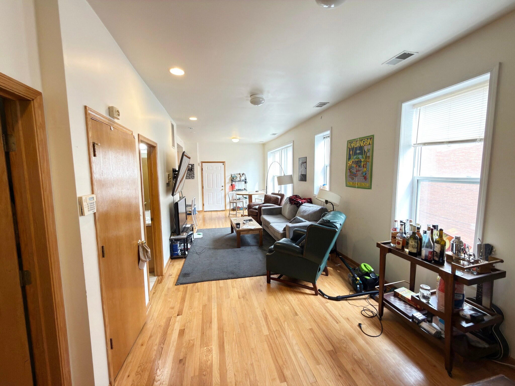 Building Photo - 1446 N Leavitt St