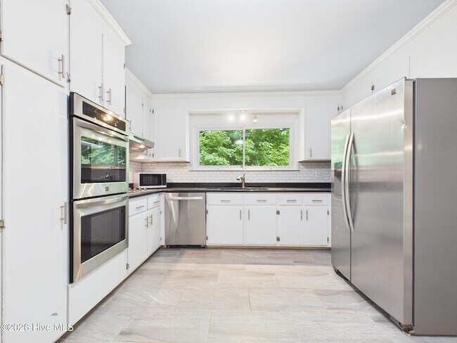 Building Photo - 6515 Pleasant Pines Dr