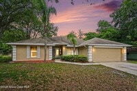 Building Photo - 558 Barber St