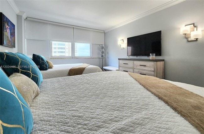 Building Photo - 2030 S Ocean Dr