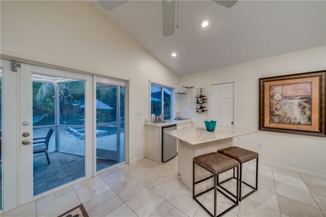 Building Photo - 1728 NE 16th Ave