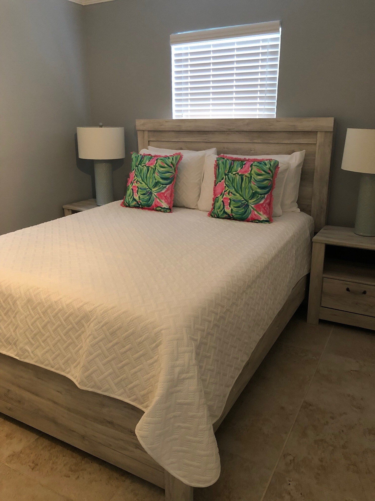 Building Photo - 1236 Beach Rd