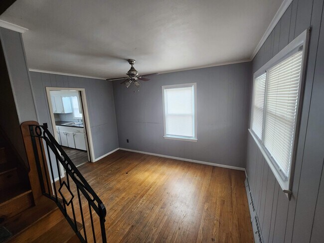 Dining Room - 1070 S Coldbrook Ave