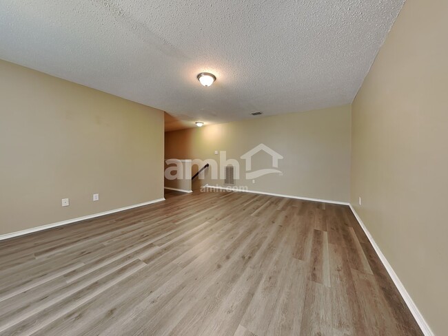 Building Photo - 2821 Bentridge Dr