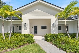 Building Photo - 4732 SW 87th Ct