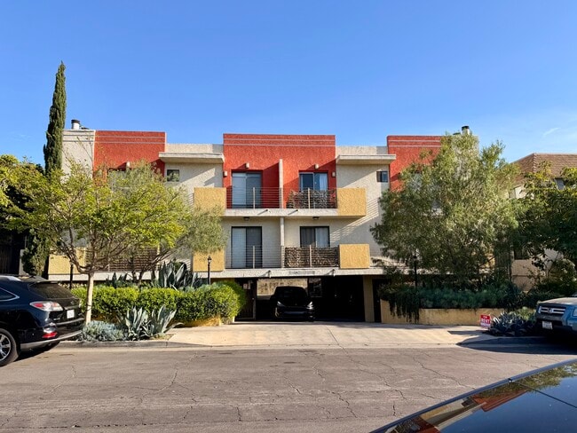 Building Photo - 10740 Lawler St