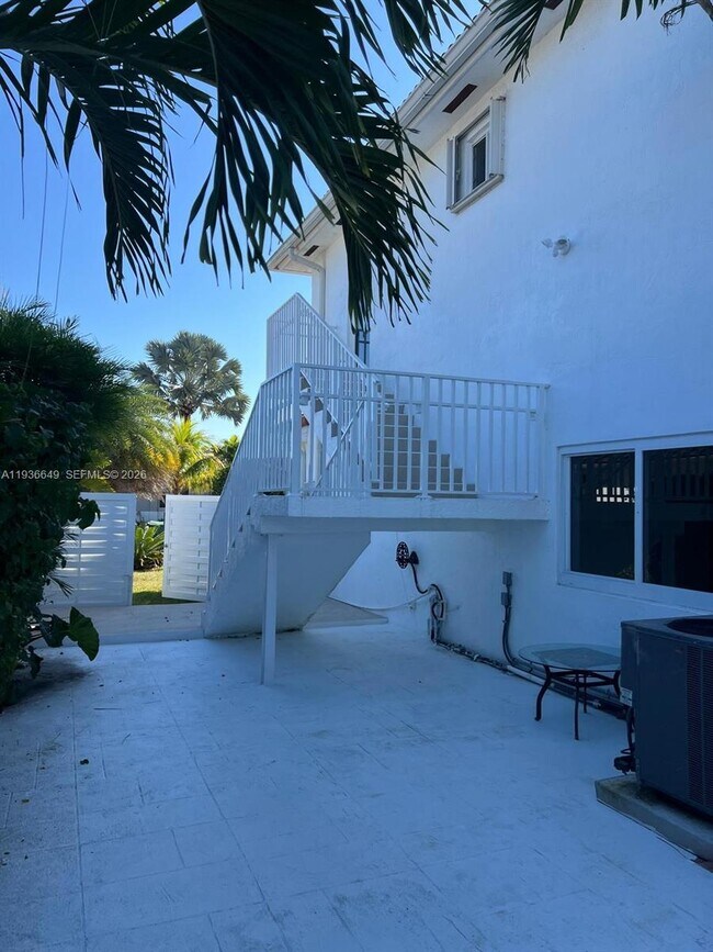 Building Photo - 3884 SW 150th Ct