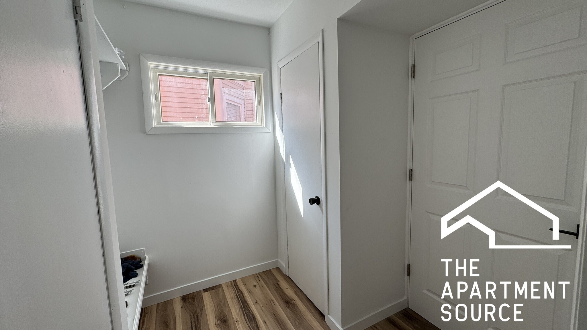 Building Photo - 5536 W Windsor Ave