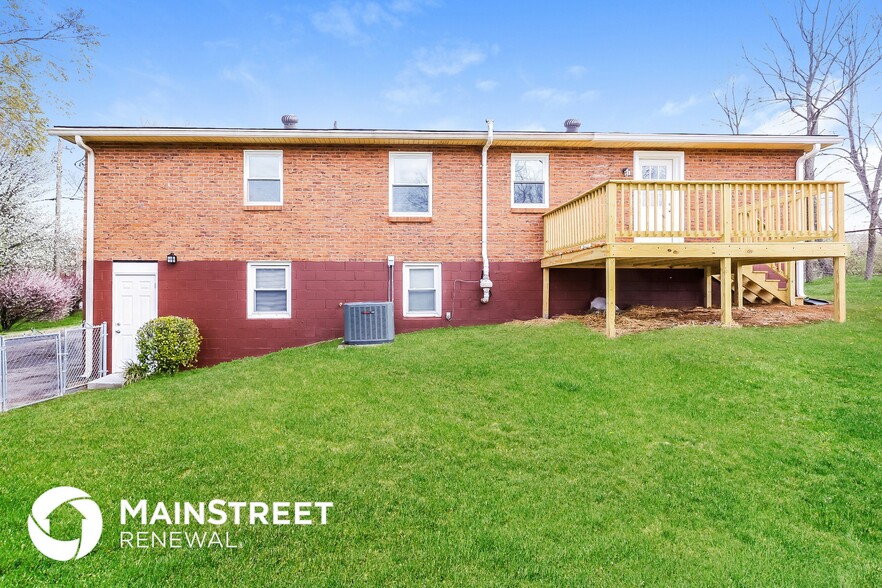 Building Photo - 226 Grandview Dr
