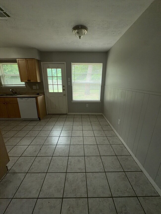 Building Photo - 16815 Methil Dr