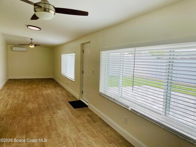 Building Photo - 508 Comanche Ave