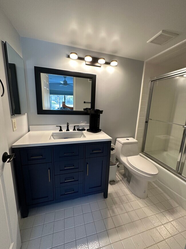 Building Photo - 14 Lago Norte