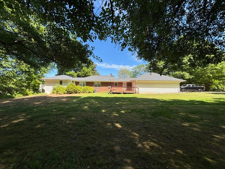 Building Photo - 546 Rockwell Church Rd NW