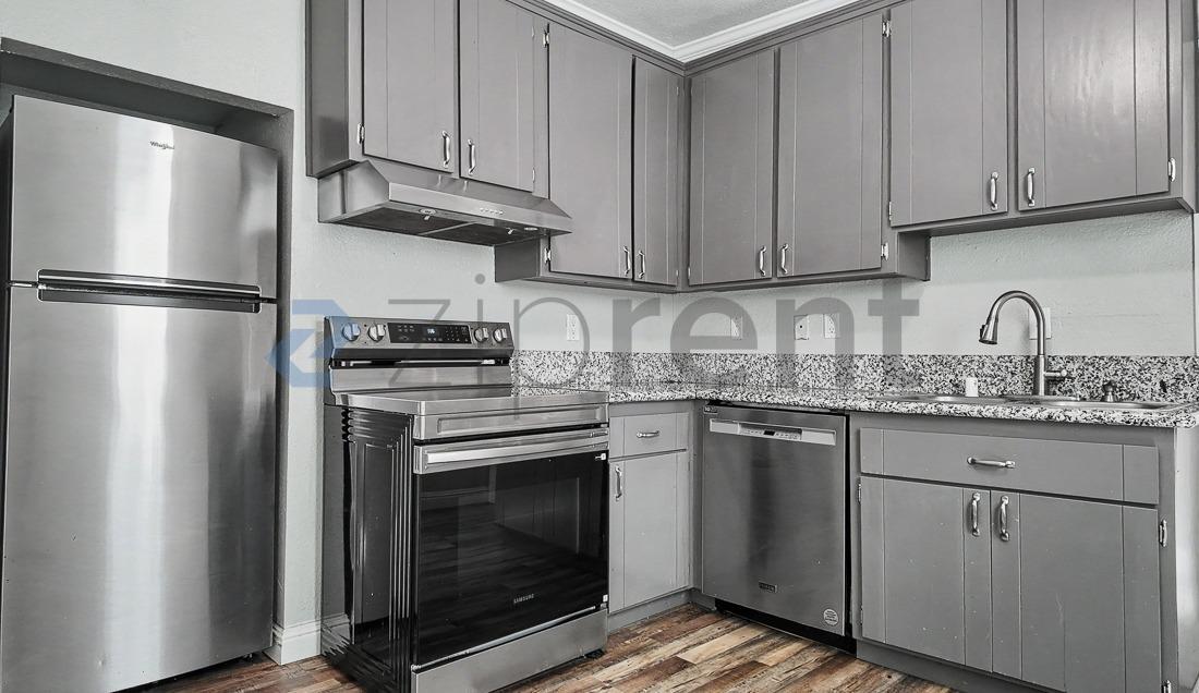 Building Photo - Unit B