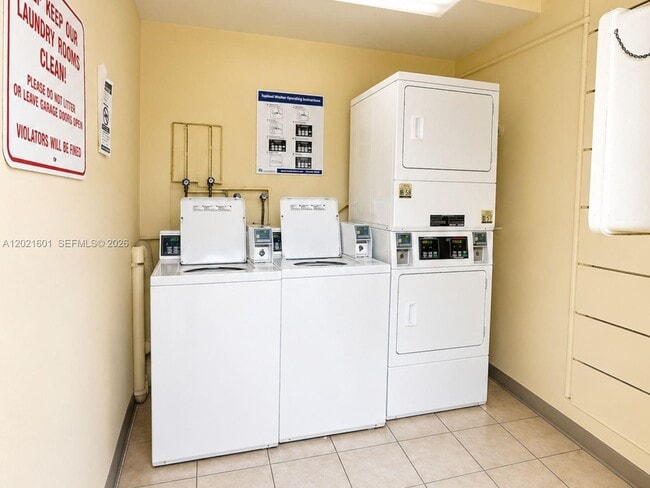 Building Photo - 8650 SW 109th Ave