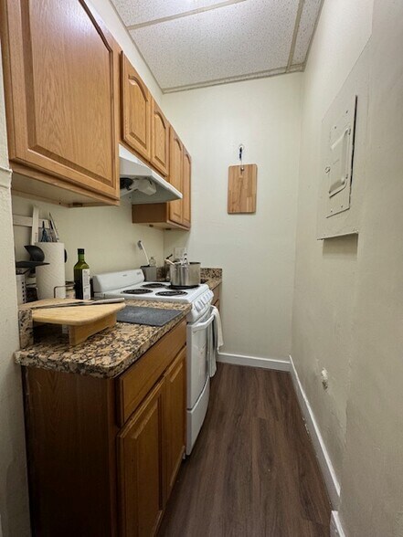 Building Photo - 43 Bay State Rd