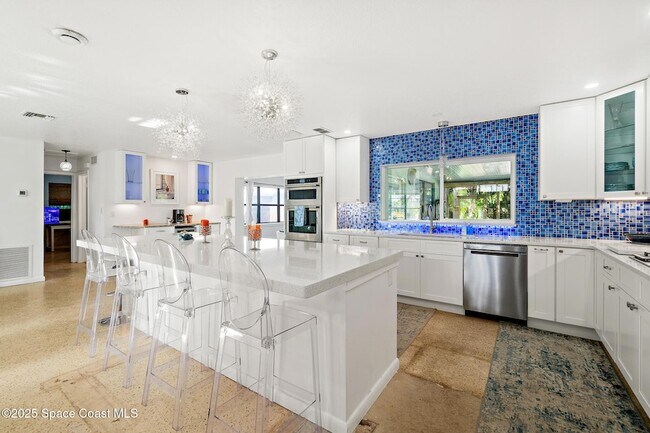Building Photo - 300 Pelican Dr