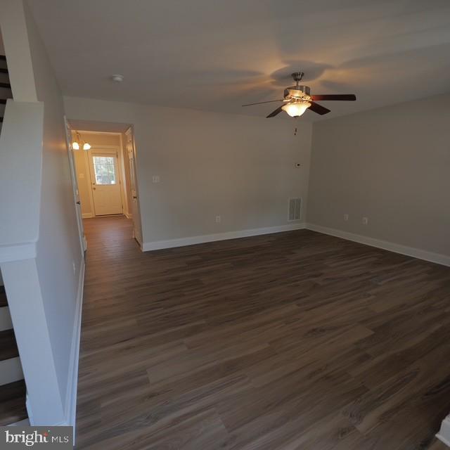 Building Photo - 46175 Kayak Ct