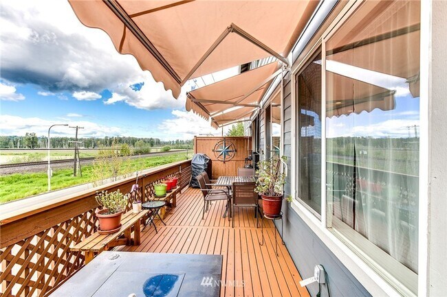 Building Photo - Beautiful Lakeland Hills Townhouse