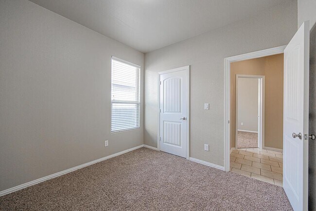 Building Photo - 7216 Brooks Ranch Rd