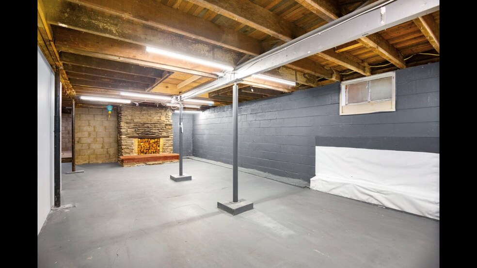 Building Photo - 1701 Shelby Ave