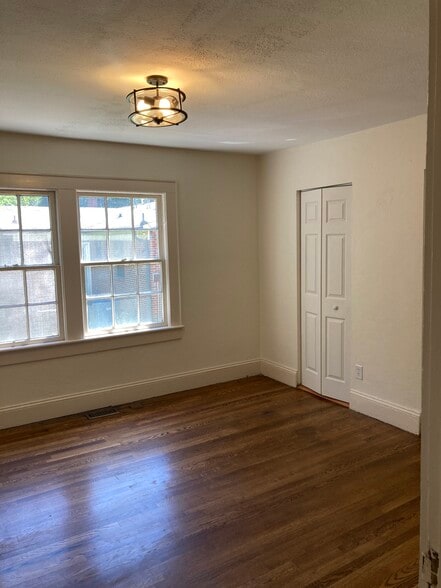 Building Photo - 1002 4th Street Dr NW