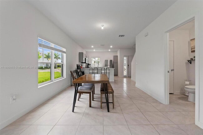 Building Photo - 377 NW 1st St