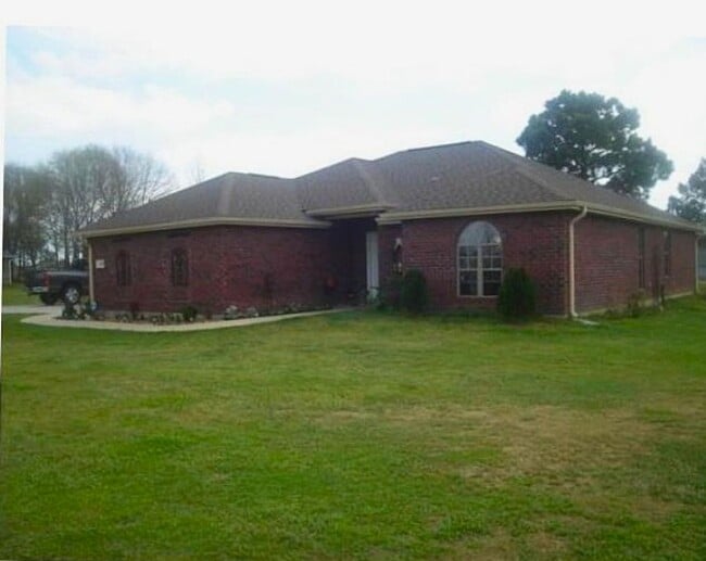 Primary Photo - 110 Delia Dr
