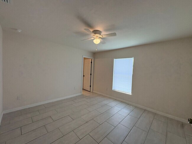 Building Photo - 826 Gleason Pkwy