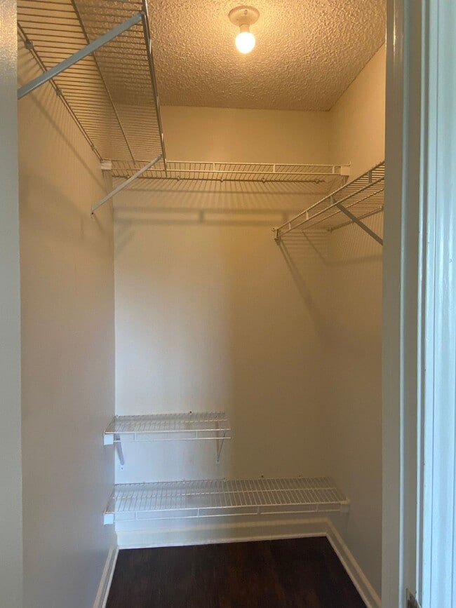 Building Photo - 854 Lyndsi Ln