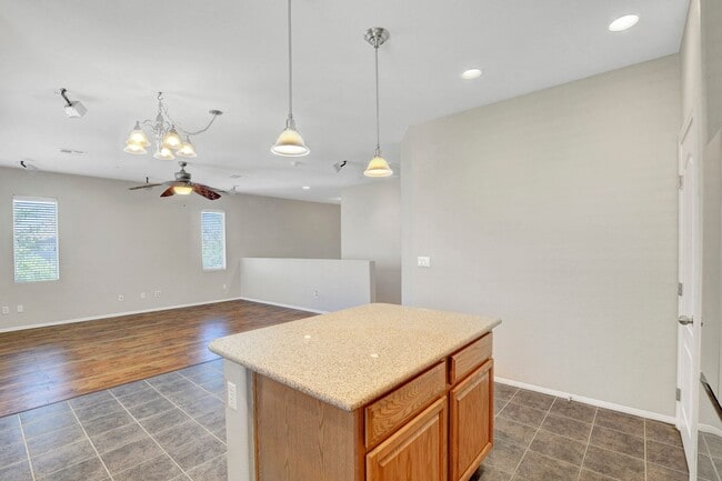 Building Photo - 3 Bedroom Split Level Home in Centennial H...