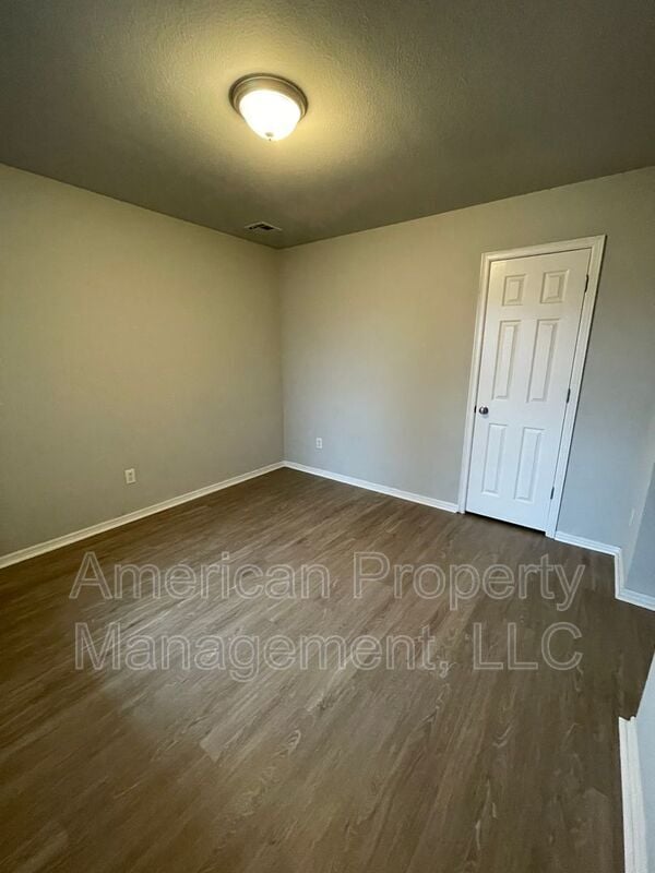 Building Photo - 11108 N 143rd E Ave