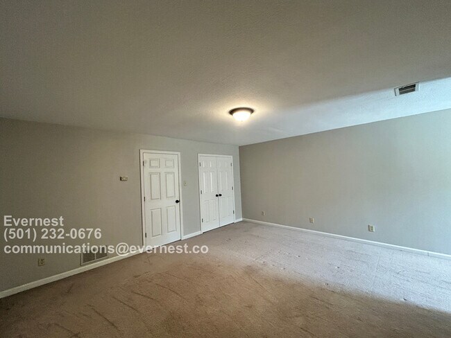 Building Photo - 9501 William Little Dr